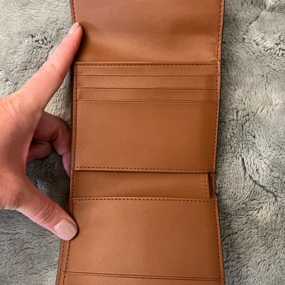 Pink and dark green wallet by Coach - Picture 5 of 7